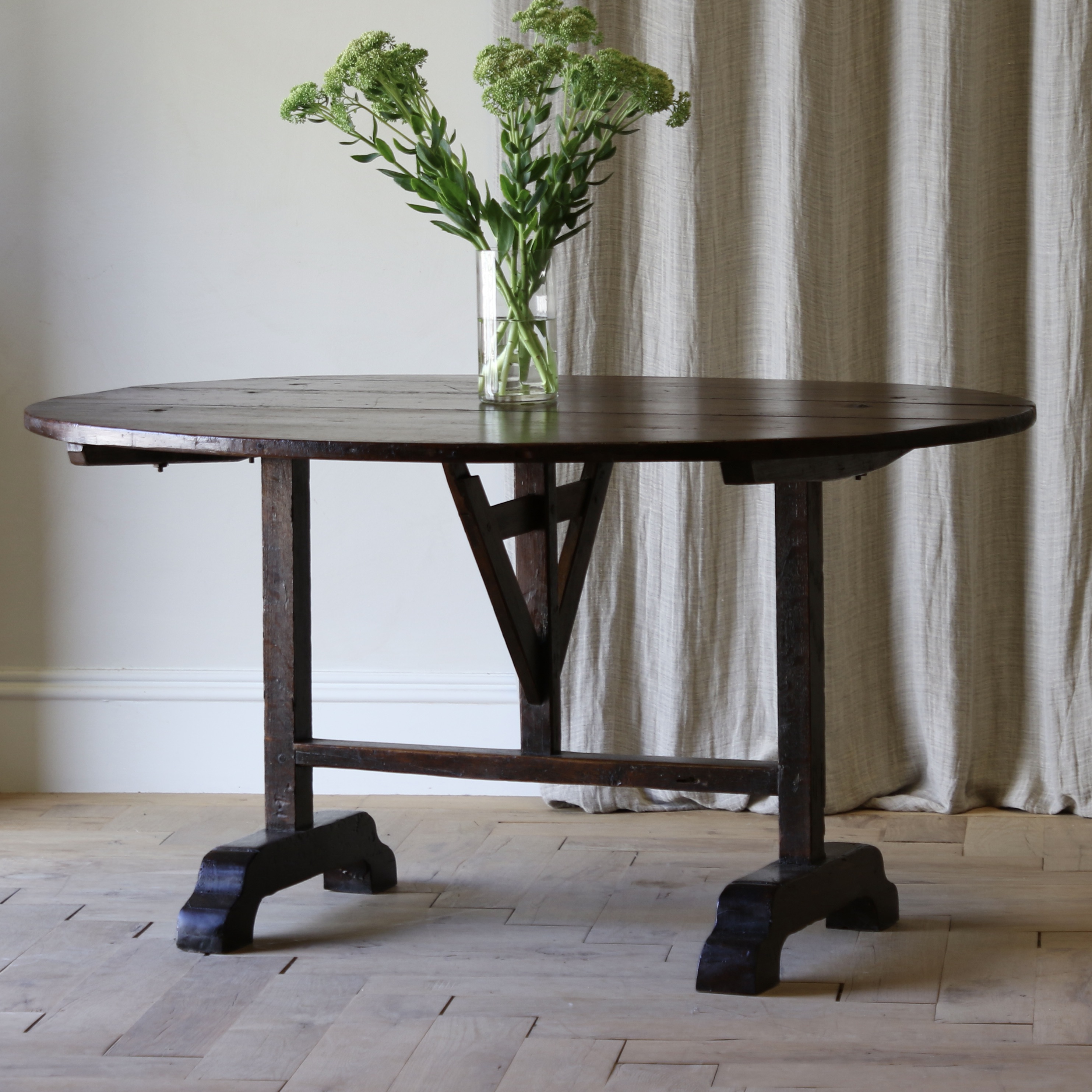 Burgundian Wine Table// Length 1.38m